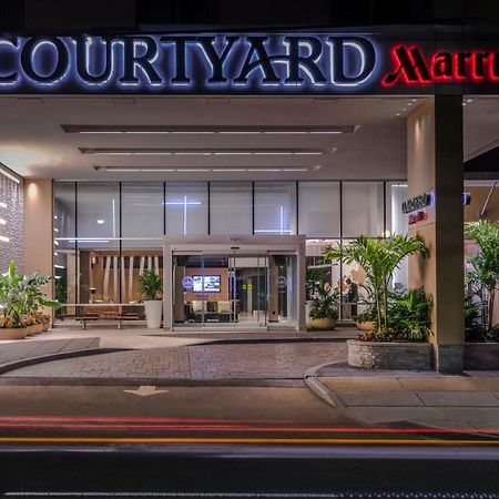 Отель Courtyard By Marriott Bethesda Chevy Chase Экстерьер фото