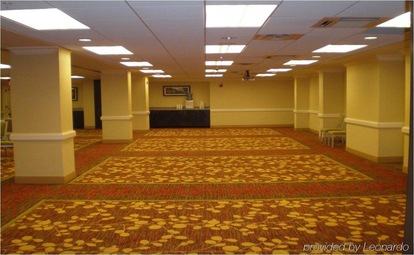 Отель Courtyard By Marriott Bethesda Chevy Chase Экстерьер фото